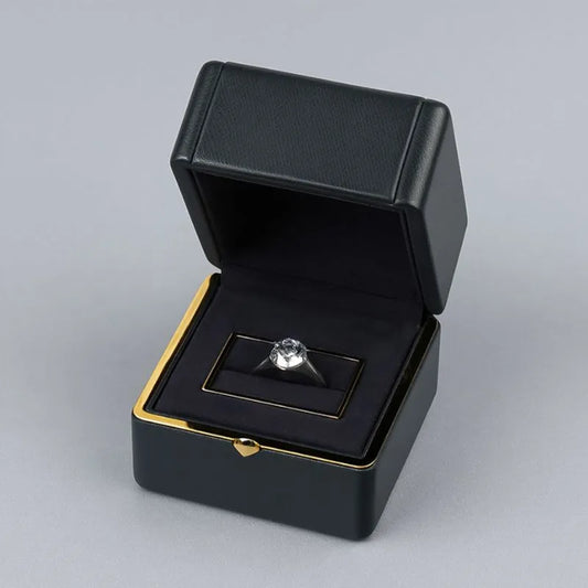 Écrin à Bague Noir en Cuir