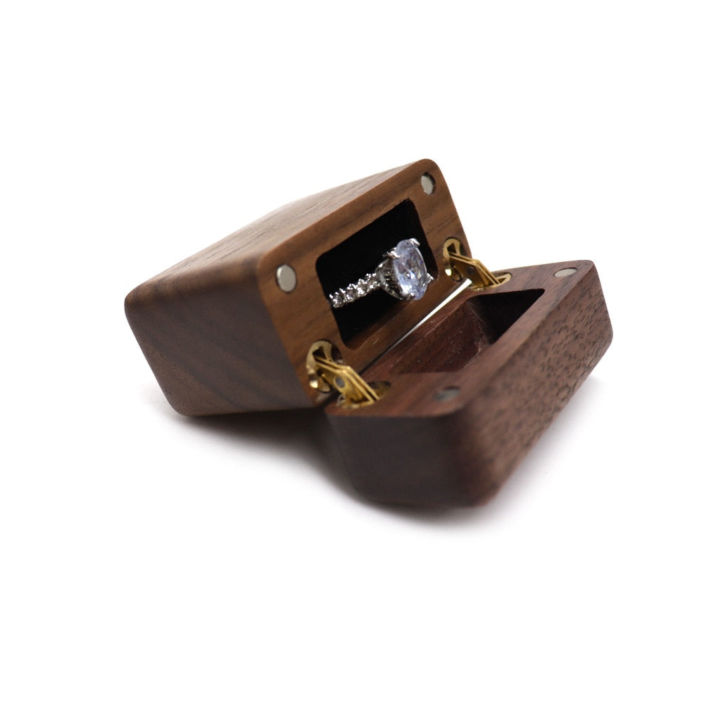 Écrin à Bague en Bois