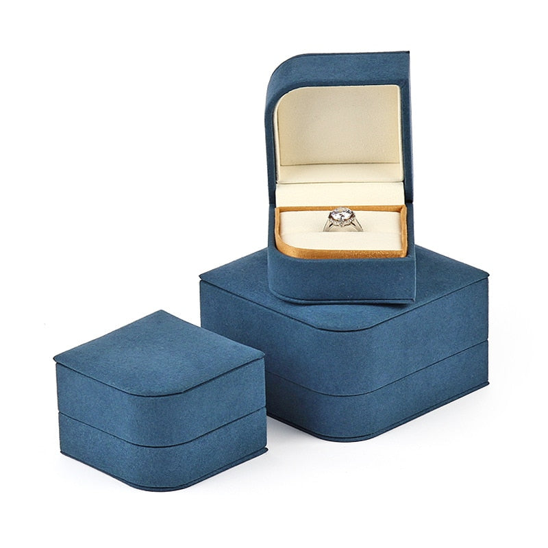 Écrin à Bague Asymétrique