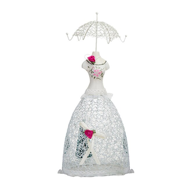 porte bijoux robe brodée blanche