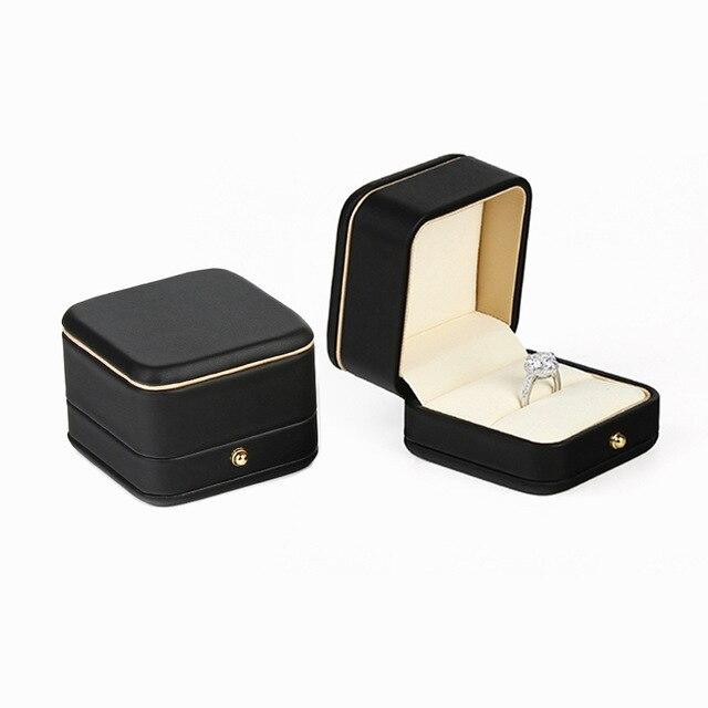 écrin à bijoux noir ou blanc mariage